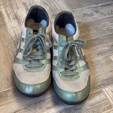 onitsuka tiger ultimate 81 caravan