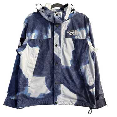 ジャケット・アウター Supreme / The North Face Bleached Denim Supreme The North Face Bleached Denim Print Nuptse Jacket