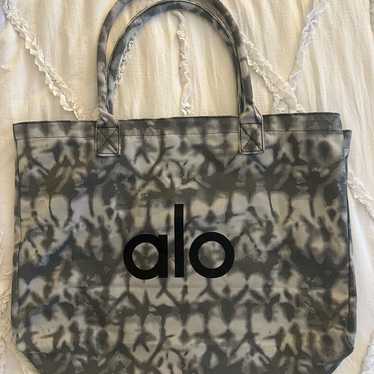 【関送込】 * Alo Yoga * Winterfun Tote Bag トートバッグ 楽天市場】☆ALO Yoga☆正規品米国より直輸入 ウィンターファン