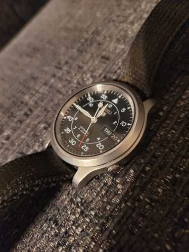 Seiko 5 Automatic 7S26-3070 Day/Date silver Dial men's Watch