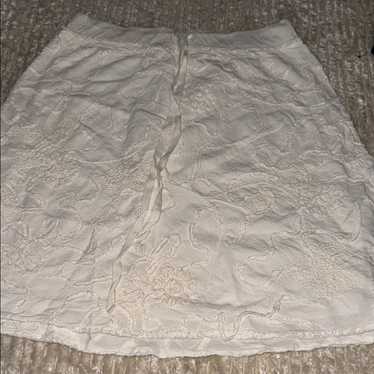 Elegant White Lace Skirt - image 1