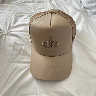 ★alo★ District Trucker Hat ベージュ District Trucker Hat - Gravel | ALO