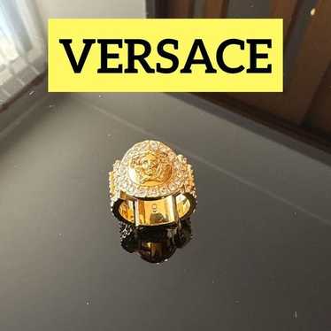 Versace メデューサリング 金メッキ クリスタル クリスタル ラ メドゥーサ リング ゴールド | VERSACE JP
