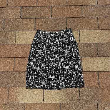 スカート BURBERRY Women Mini Skirts 3598514 8093010 C1213 Black BURBERRY Ladies Monkey Print Pleated Crepe De Chine Skirt