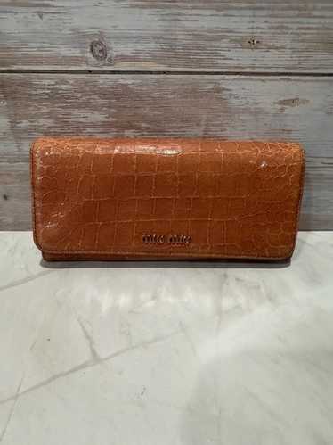 miu miu compact leather wallet クロコダイル MIU MIU PATENT CROCODILE EMBOSSED LEATHER WALLET - My Luxury