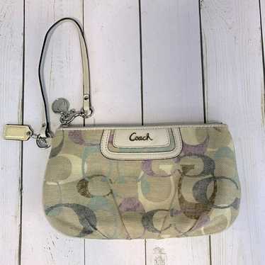 y2k styles and more 💋✨ | ✨SOLD✨ 💛 VINTAGE Coach soho