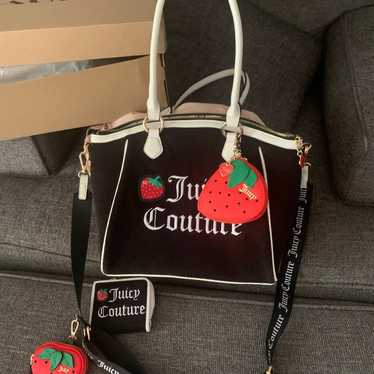 JUICY COUTUREスノードームチャーム　ケース付きYJRU0172 NWT Juicy Couture Limited Edition Core Stocking Charm in