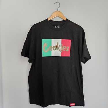 【 Cookies 】Midnight Snack Tee Tシャツ Summer 1: 2025 Collection – Cookies Clothing
