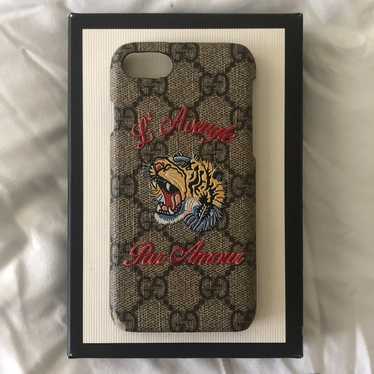 【グッチ】GG スネーク ヘビ iPhone7/8/SE ケース ベージュ GUCCI - 【グッチ】GG柄 タイガー iPhone7/8/SEケース ベージュ