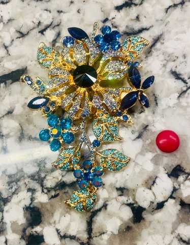 Heidi daus crystal brooch - Gem