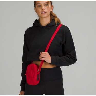 レア✨Lululemon カナダ限定　フーディー Lululemon red canada - Gem