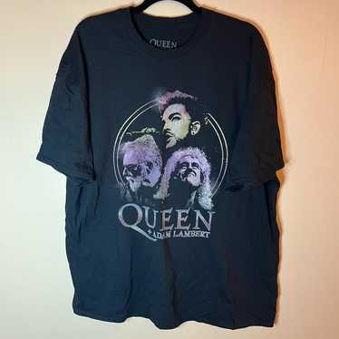 QUEEN+ADAM LANBERT 記念Tシャツ Rhapsody Tour Tee - Burgundy – Queen and Adam Lambert