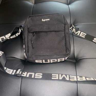 Supreme Small Shoulder Bag ブラック 17ss Supreme Supreme Small Shoulder Bag Black (SS17) | Grailed