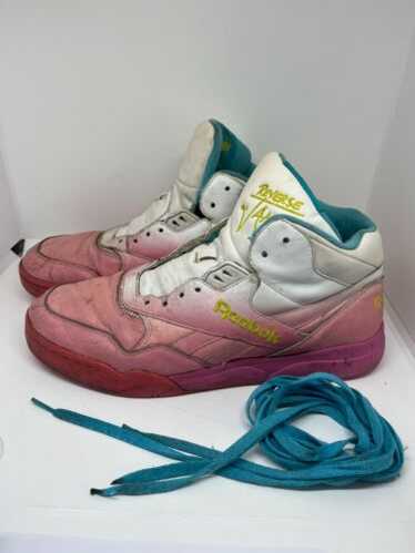 アンナ ニコル　ボビングヘッド　ヘッドノッカー　バズリーボッバーズ anuel and Reebok are dropping two shoe collabs on July 12th