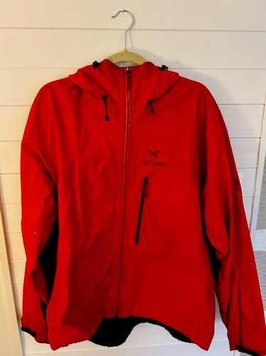 ARC'TERYX アルファ　SLジャケット α M 赤 ARC'TERYX (アークテリクス) トレッキングウェア(ジャケット