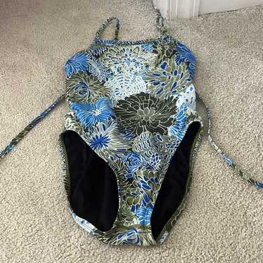 【JOLYN】 CACTGUY(PRINTS)(2504) /追跡付 Swim_Tops_Tomcat_Prints_Side_D