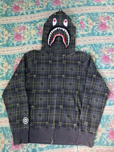 人気コラボ！Bape x Undefeated Tiger Shark Half Full Zip Hood BAPE × undefeated check shark full zip hoodie A Bathing Ape