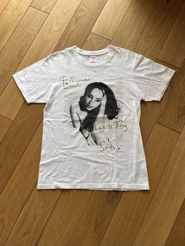 Supreme SS17 Sade Tee 黒 (Supremeステッカー付き) Supreme SS17 Sade Tee 黒 (Supremeステッカー付き) (Supreme/T