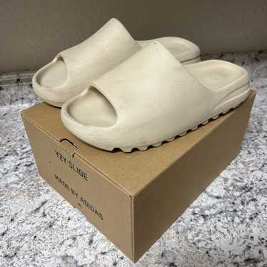 used) yeezy bone slide - Gem