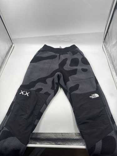 XL 新品 22AW THE NORTH FACE KAWS フリース パンツ KAWS × THE NORTH FACEの第2弾コラボコレクションが10/25、10/26