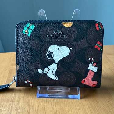 Coach◆Coach X Peanuts Essential Walllet【 残りわずか】 COACH x PEANUTS Long Zip around Wallet Snoopy Woodstock