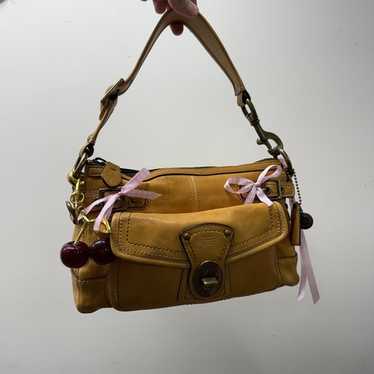 バッグ Coach Legacy Turnlock Shoulder Bag 65th COACH Legacy Turnlock Shoulder Bag Leather White 65th Women