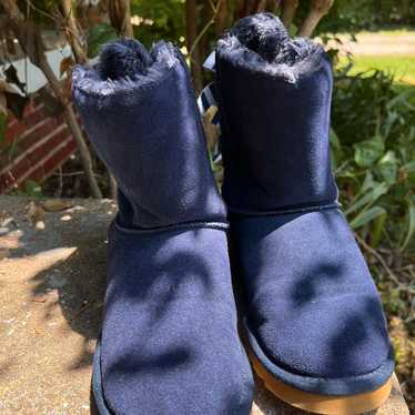 womens navy blue uggs