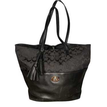 バッグ Coach Legacy Turn Lock Bag signature 💌SOLD💌 Signature Turnlock Coach Legacy Bag 🍒🤎 $225 free