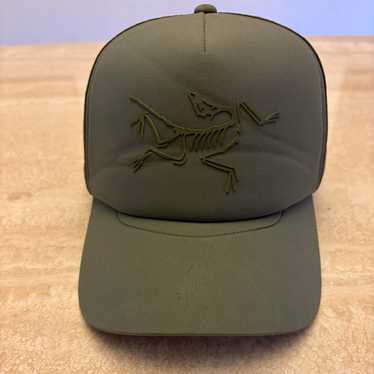Arcteryx mens green and - Gem
