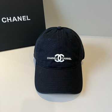 Leather hat Chanel Black size One size International in