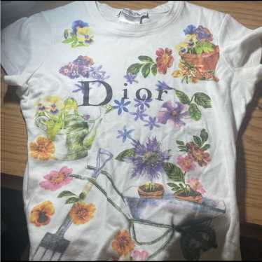 ル*)様 Baby Dior フラワー刺繍 Tシャツ 36 ル*)様 Baby Dior フラワー刺繍 Tシャツ 36 - メルカリ