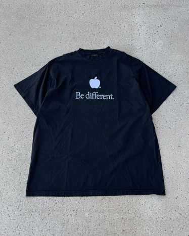 関税・送料込 Balenciaga apple be diffrent Tシャツ 関税・送料込 Balenciaga apple be diffrent Tシャツ