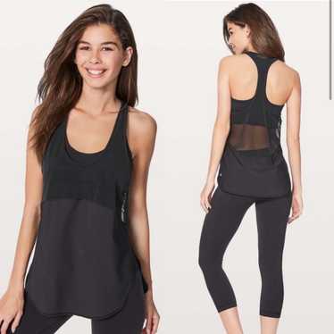 lululemon - 新品タグ付き　ルルレモン　twist around tank ２ Lululemon Twist Around 2-in-1 Tank - Black / Black - lulu