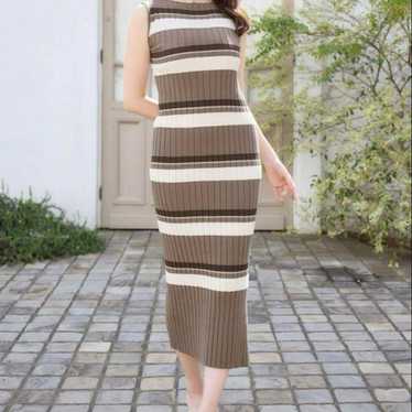 新品タグ付きCotton Striped Ribbed Knit Dress STRIPED RIBBED-KNIT MIDI DRESS - BLUE | COS