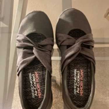 skechers microburst on the edge
