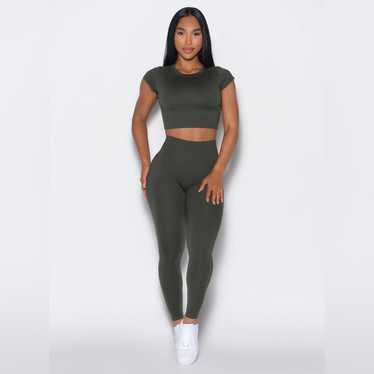 3点セット Bombshell SPORTSWEAR レギンス トップス カーキ