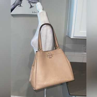 TORY BURCH｜SHOULDER BAGS (MCGRAW CARRYALL BAG (147574-0 McGraw Carryall: Women's Handbags | Satchels | Tory Burch UK