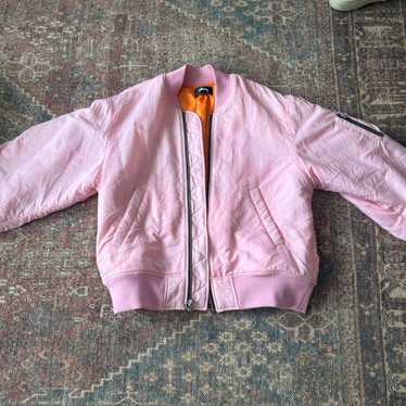 Stussy スカジャン ブラック ピンク Black Stüssy Puffer Jacket with a pink hood