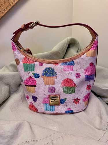 ☆Dooney&Bourke☆パーク柄カップケーキ 総柄バックパック ☆Dooney&Bourke☆パーク柄カップケーキ 総柄バックパック