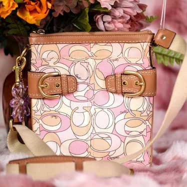 バッグ Coach Optic Pink Signature mini Pouch Coach Cuties 🎀 | SOLD Pink Optic Mini Bag 💓 $295 free