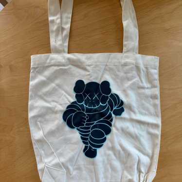 バッグ HUMAN MADE TOTEBAG KAWS LARGE-WHITE HUMAN MADE TOTEBAG KAWS LARGE-WHITE