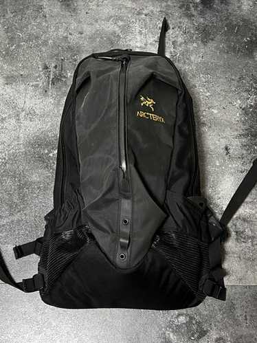 【カラマーゾフ】 Arc'teryx アークテリクス アロー22 BK 楽天市場】正規品・本物保証 新品 アークテリクス ARC'TERYX