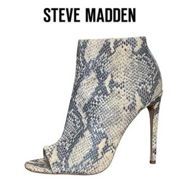 steve madden kicking bootie