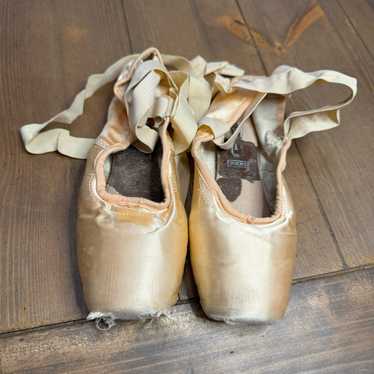 Freed pointe shoes, size - Gem