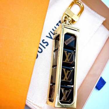 Louis vuitton supreme keychain - Gem