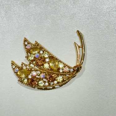 Emmons vintage leaf brooch - Gem