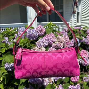 バッグ COACH y2k madison vintage pink rarecolor Vintage Y2k Coach Pink Signature Demi Buckle Shoulder Bag
