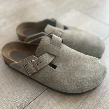 靴 BIRKENSTOCK BOSTON BS TAUPE Birkenstock Boston Narrow Fit Mule in Taupe