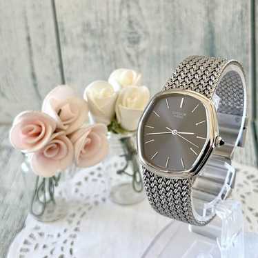 SEIKO シルバー ダイヤル クォーツ腕時計　5931-5330 即決 送料無料 ヴィンテージ SEIKO QUARTZ 5931-5330 セイコー