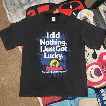 vetements 22aw I GOT LUCKY Tシャツ 希少サイズ I Got Lucky T-Shirt in Washed Black – SVRN